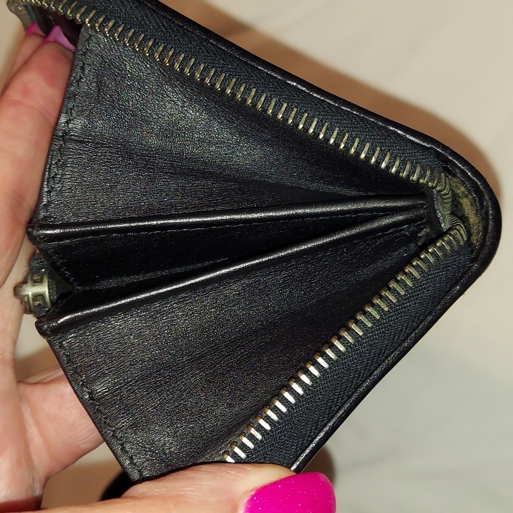 Authentic Bottega Veneta Black Calf Leather Zipper Long Wallet - Picture 7 of 10